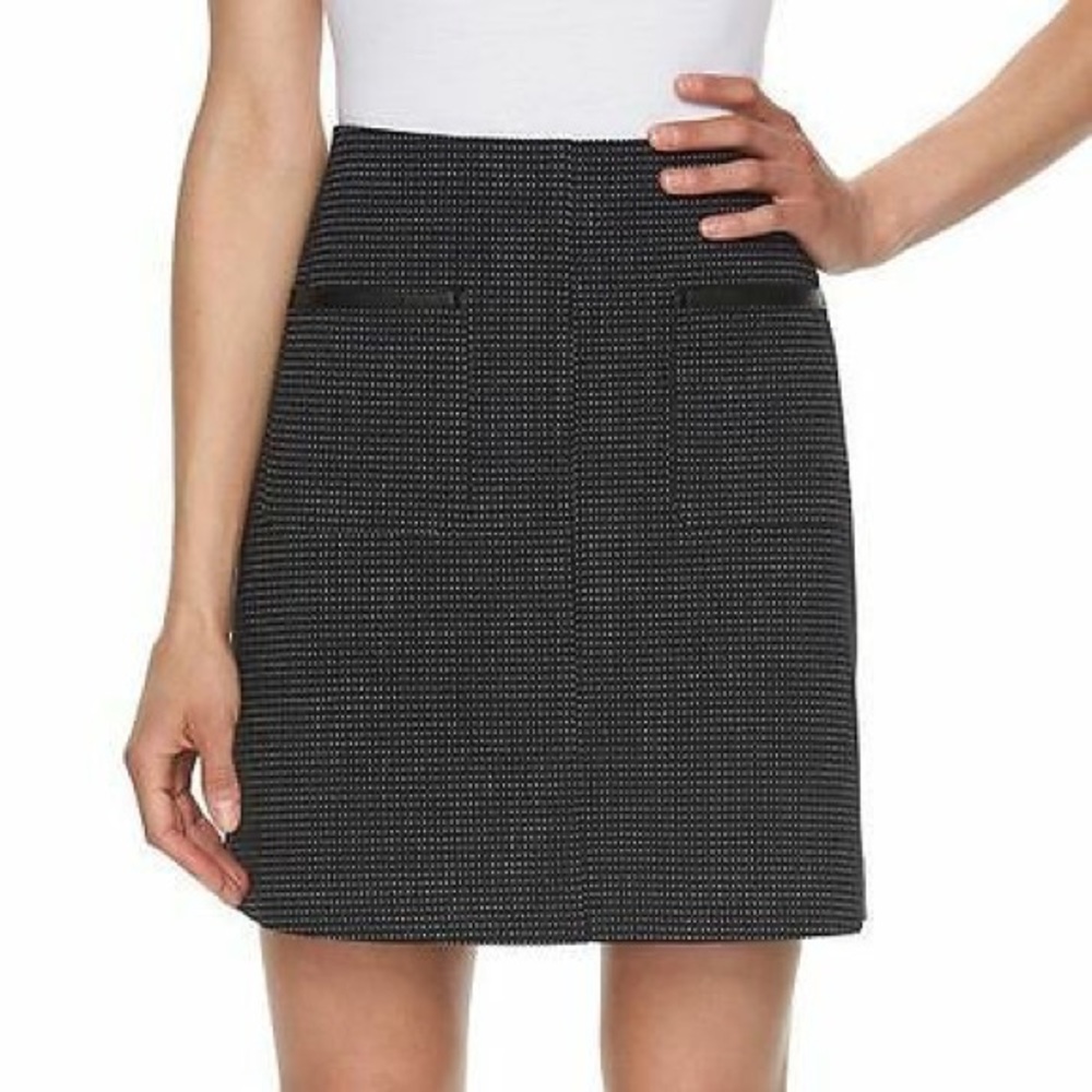 ELLE black dot mini skirt
